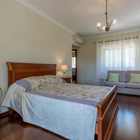 Ferrarias Sleeps 12 With Pool Air Con And Wifi