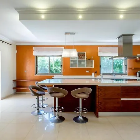 Ferrarias Sleeps 12 With Pool Air Con And Wifi * Ferrarias (Loule)