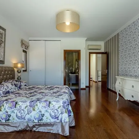 Villa Ferrarias Sleeps 12 With Pool Air Con And Wifi Ferrarias (Loule)