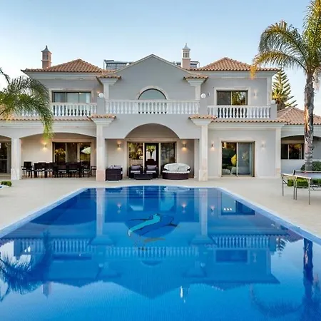 Ferrarias Sleeps 12 With Pool Air Con And Wifi Villa *