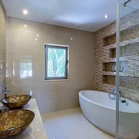 Villa Ferrarias Sleeps 12 With Pool Air Con And Wifi
