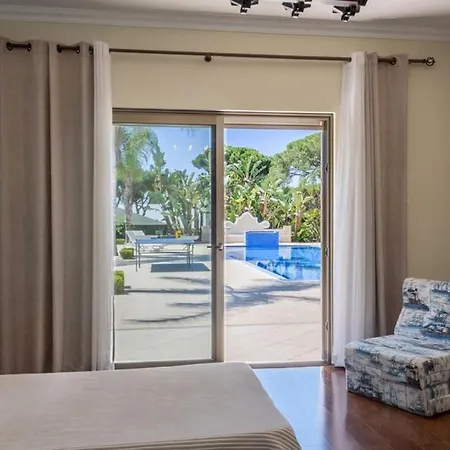 Villa Ferrarias Sleeps 12 With Pool Air Con And Wifi *
